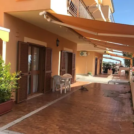 Casa Degli Oleandri * Paola